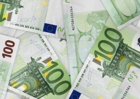 Sadan euron seteleitä